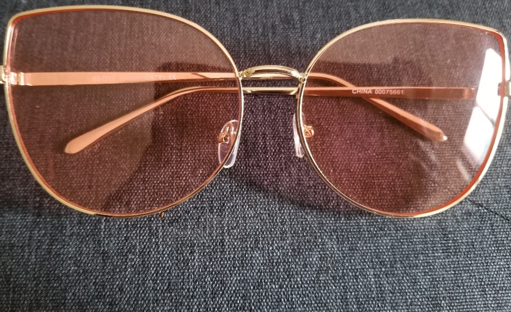Pink Kitty shape glasses